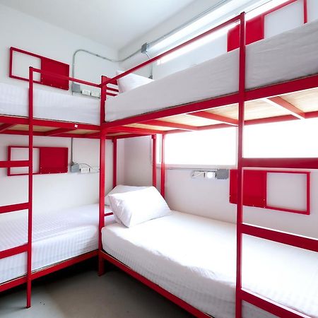 Jellybean Ezy Hostel Sathorn Μπανγκόκ Εξωτερικό φωτογραφία