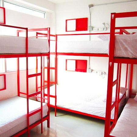 Jellybean Ezy Hostel Sathorn Μπανγκόκ Εξωτερικό φωτογραφία