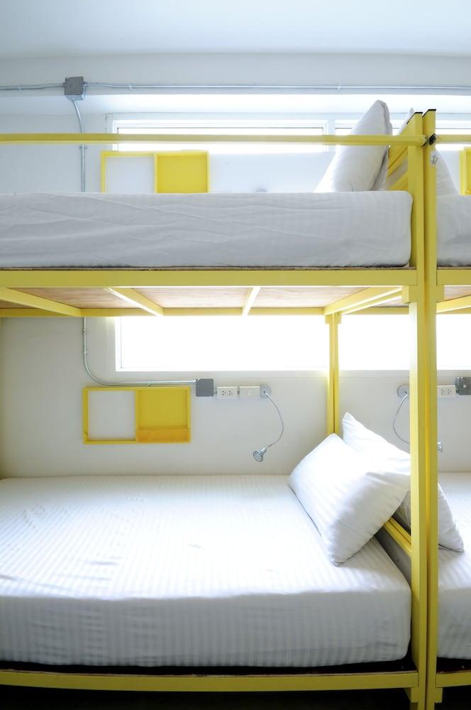 Jellybean Ezy Hostel Sathorn Μπανγκόκ Εξωτερικό φωτογραφία