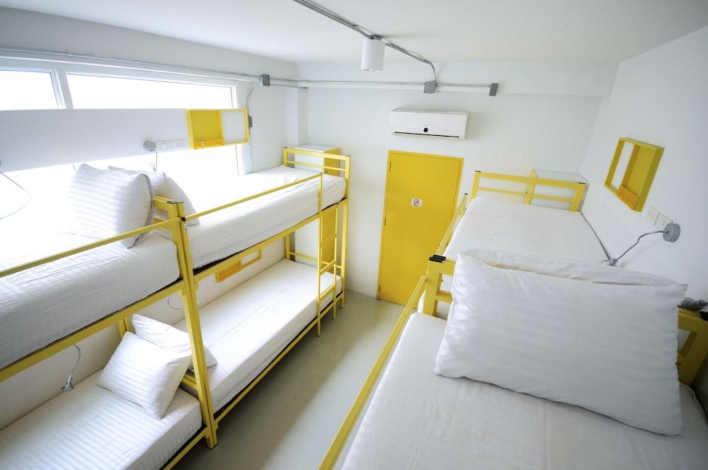 Jellybean Ezy Hostel Sathorn Μπανγκόκ Εξωτερικό φωτογραφία