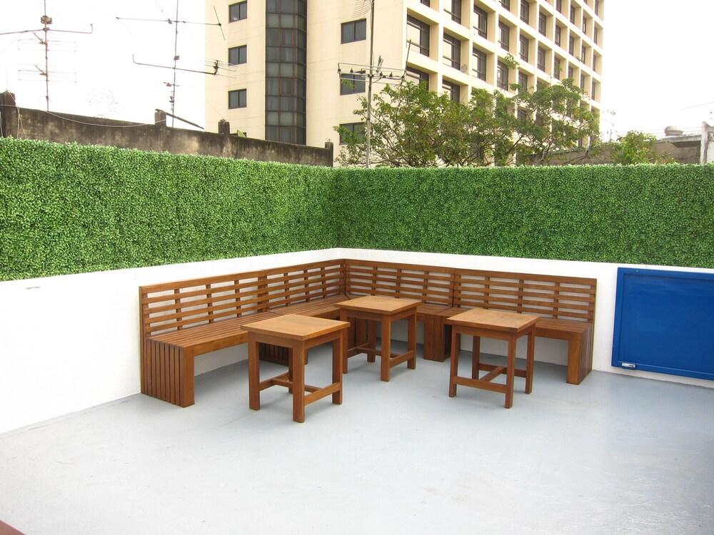 Jellybean Ezy Hostel Sathorn Μπανγκόκ Εξωτερικό φωτογραφία