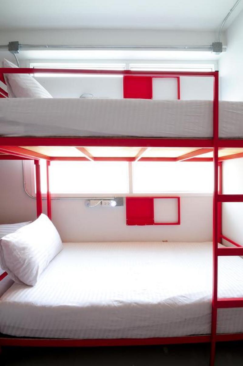 Jellybean Ezy Hostel Sathorn Μπανγκόκ Εξωτερικό φωτογραφία